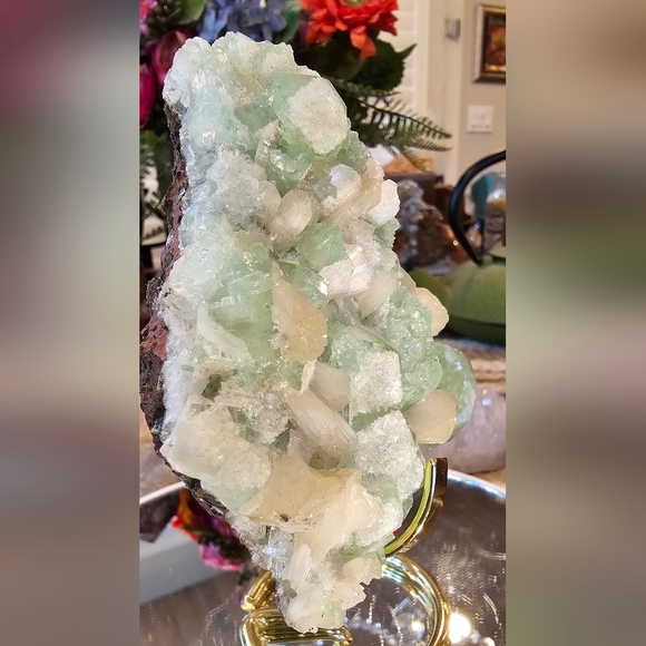 Green Apophyllite And Stillbite With A Dusting Of Sparkly Clear Quartz- Gorgeous - Picture 9 of 16